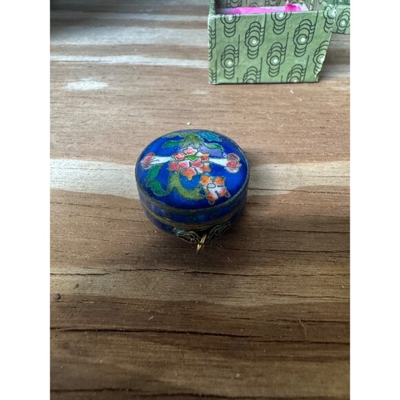 Antique Cloisonné Floral Enamel Trinket Box With Blue Interior & Brass Hinges - Picture 4 of 6